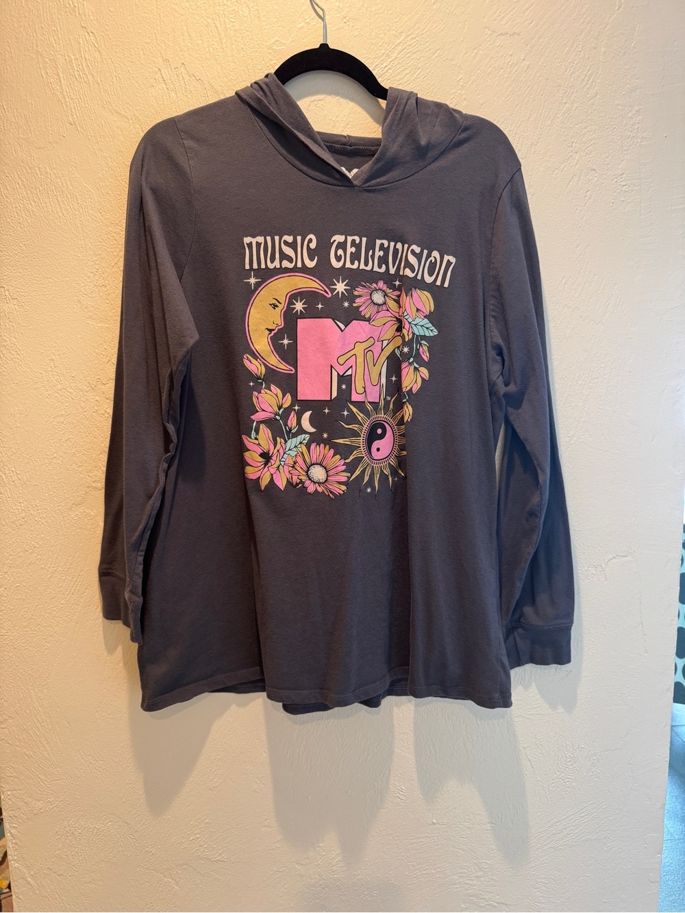 Torrid MTV Gray Hooded Sweatshirt with Pink & Yellow Graphic